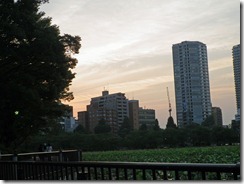 090